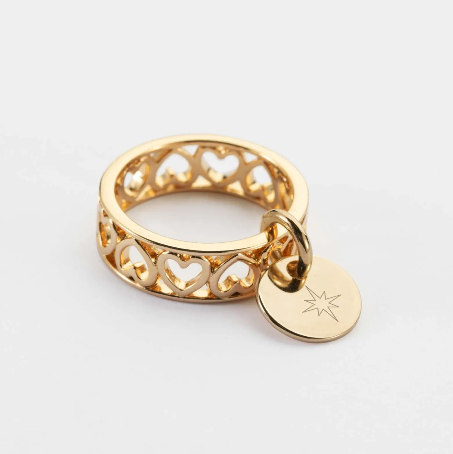 Bague coeurs ajourés personnalisée plaqué or médaille gravée 10 mm