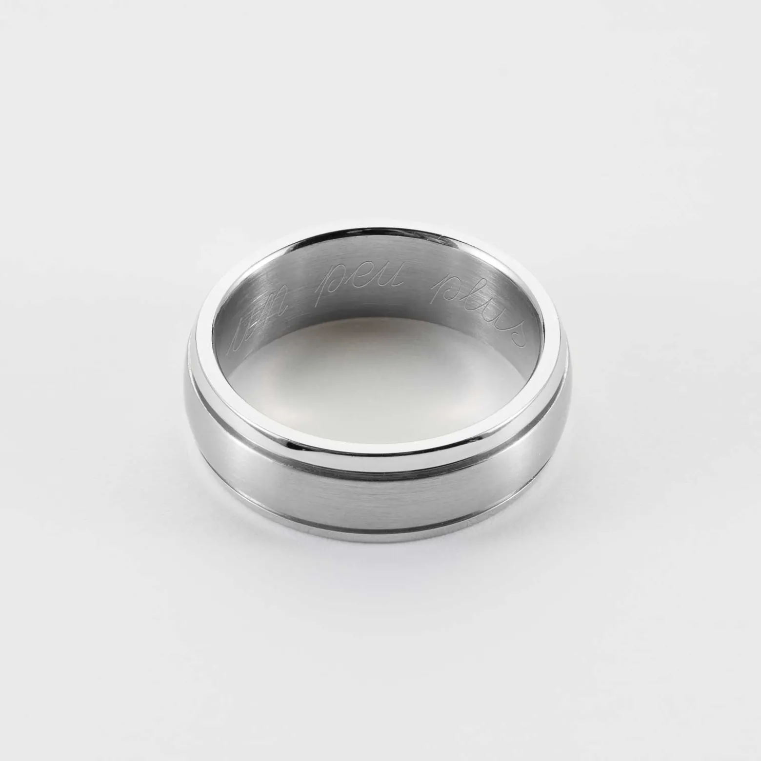 Bague homme ruban argenté personnalisée acier 7 mm
