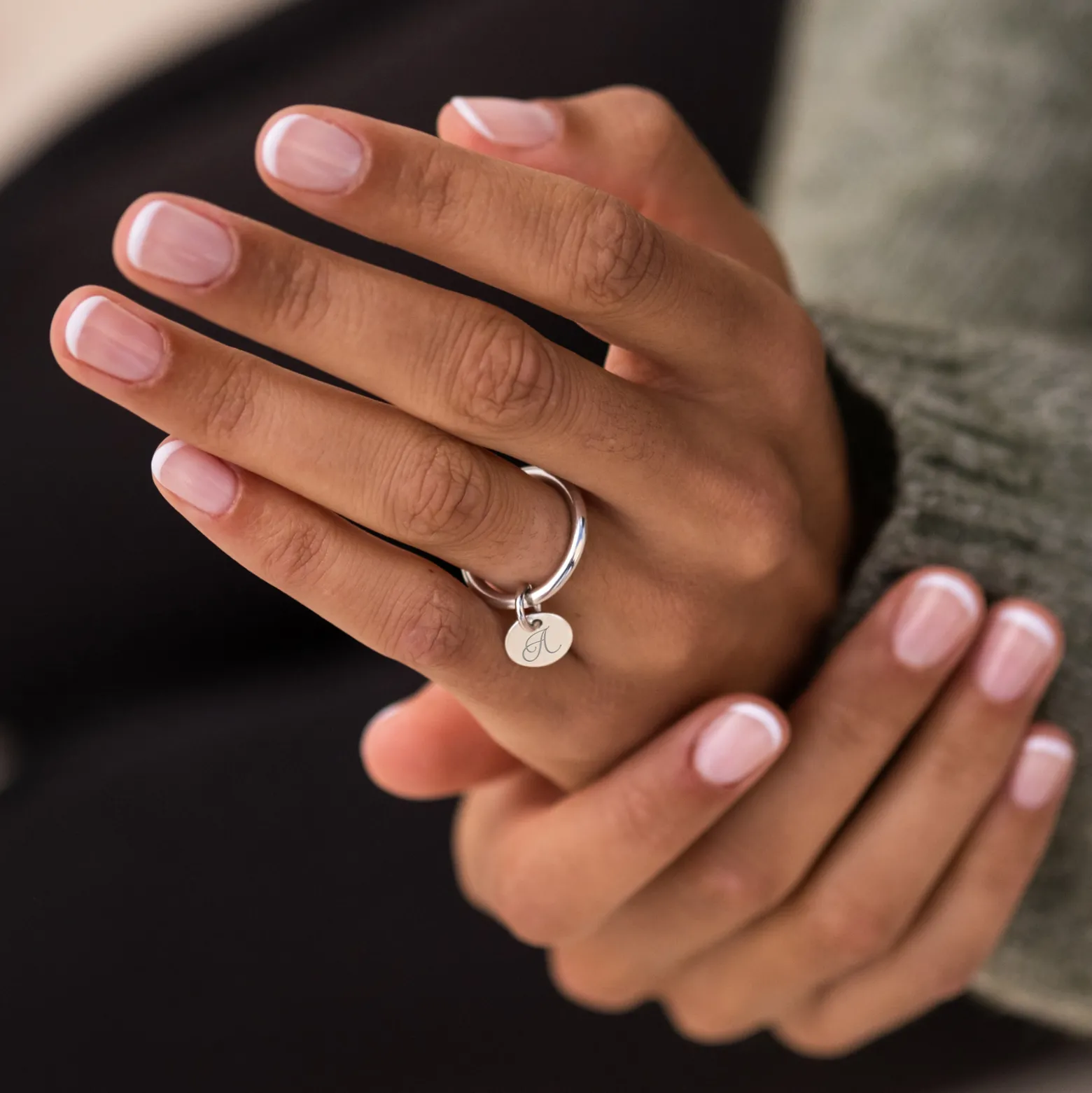 Bague jonc argent personnalisée médaille gravée initiale 10 mm