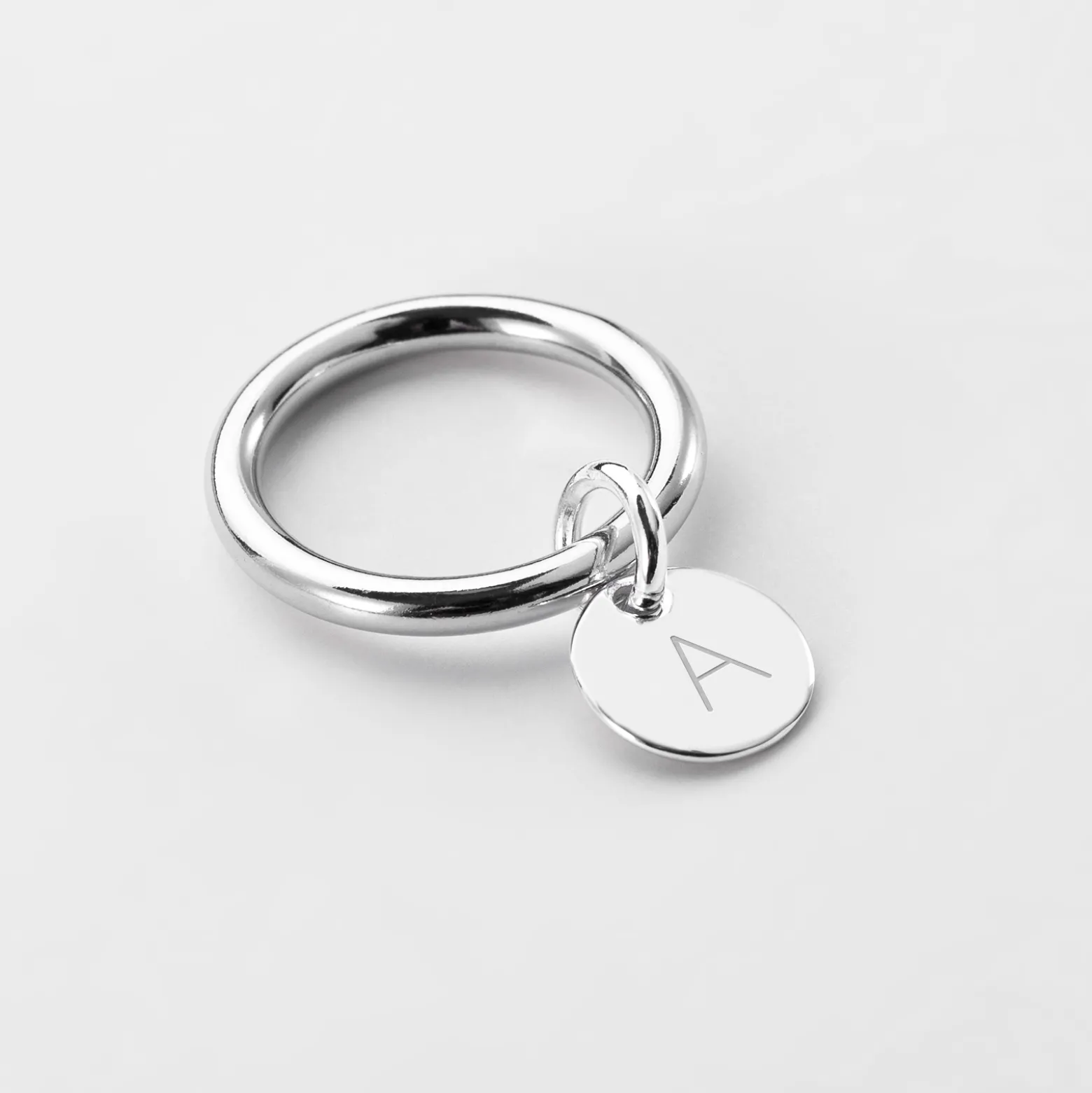 Bague jonc argent personnalisée médaille gravée initiale 10 mm