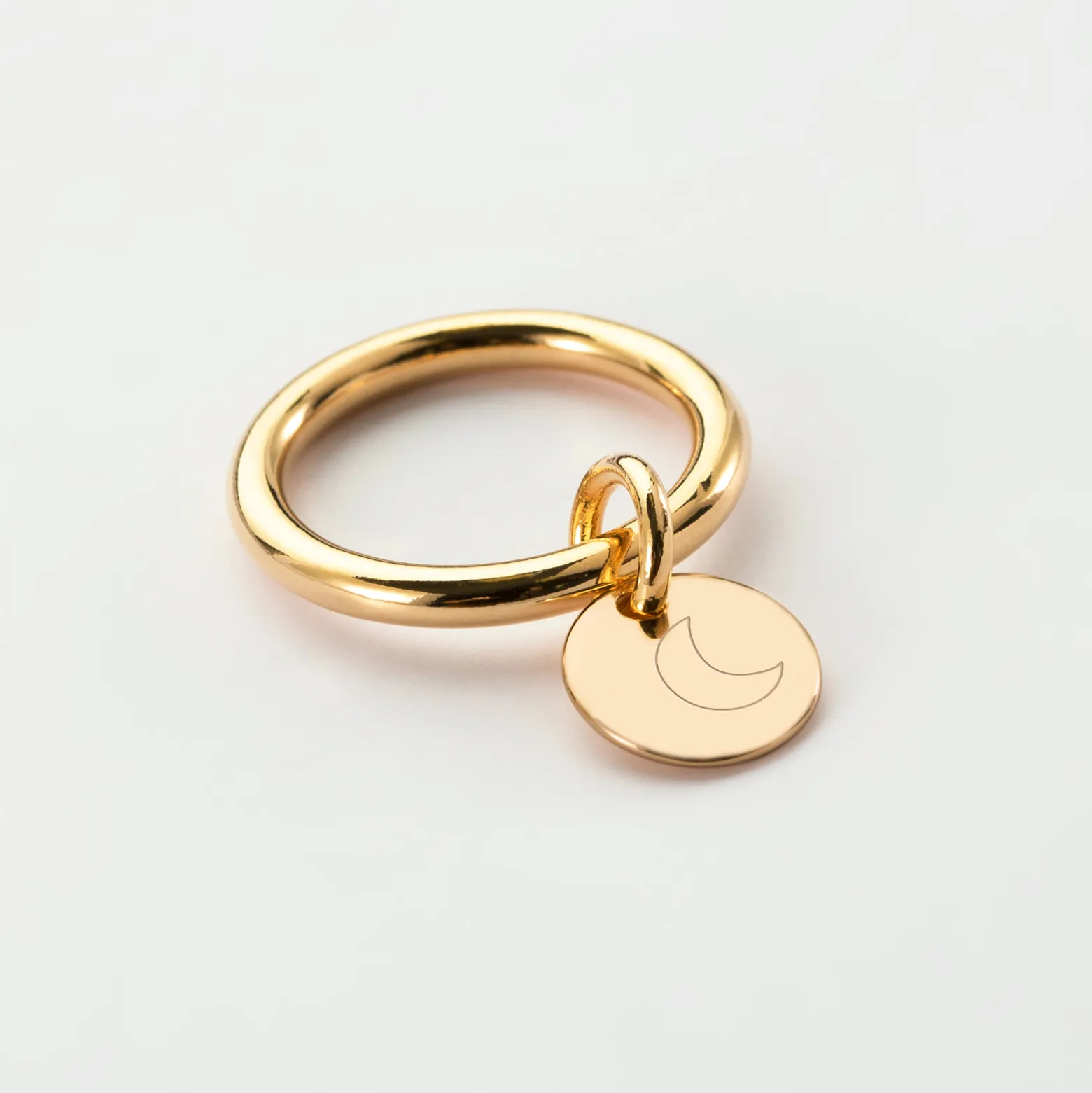 Bague jonc plaqué or personnalisée médaille gravée initiale 10 mm