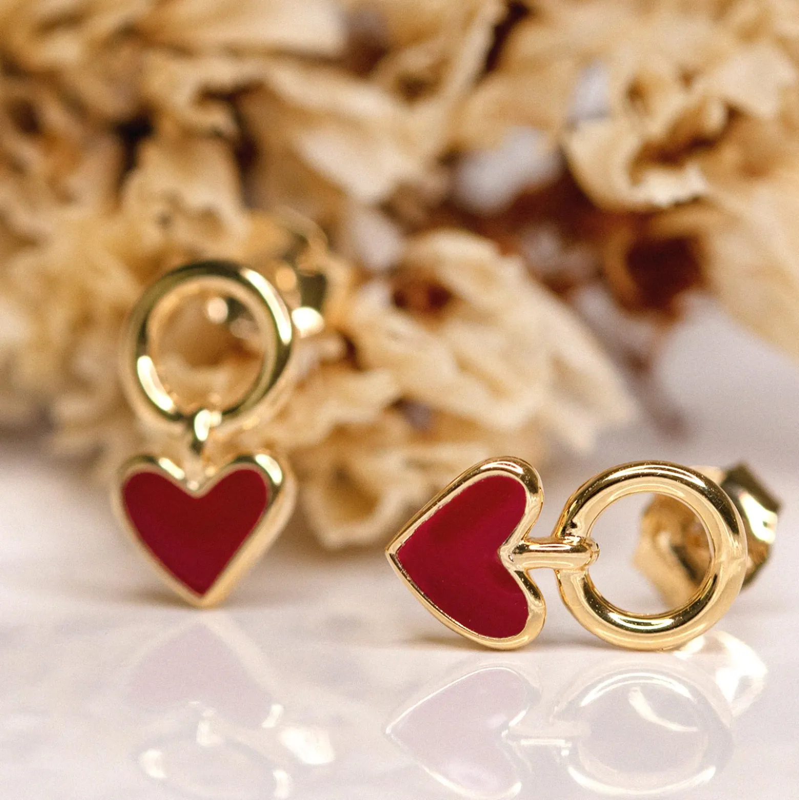 Boucles d'oreilles cœur émail rouge plaqué or