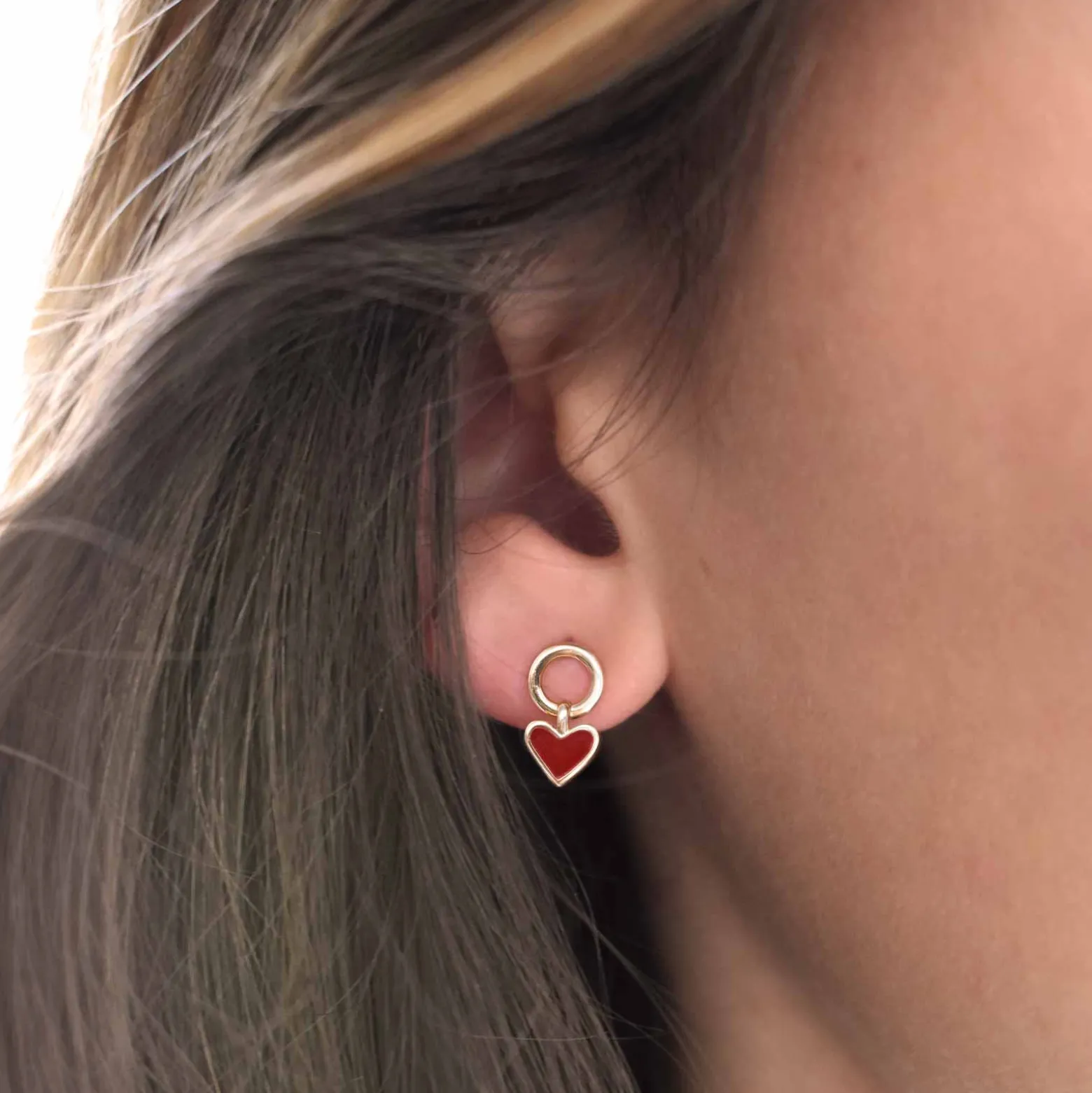 Boucles d'oreilles cœur émail rouge plaqué or