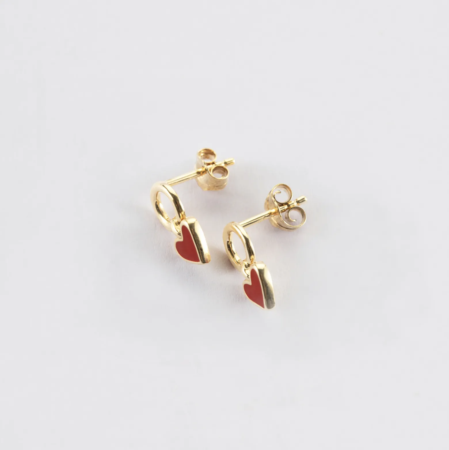 Boucles d'oreilles cœur émail rouge plaqué or