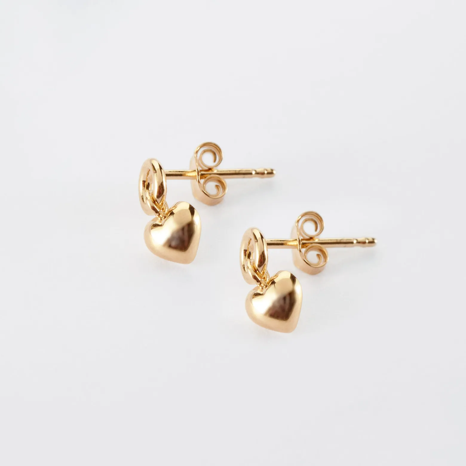 Boucles d'oreilles mini coeur bombé plaqué or