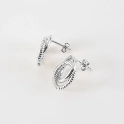 Boucles d'oreilles puces anneaux entrelacés argent