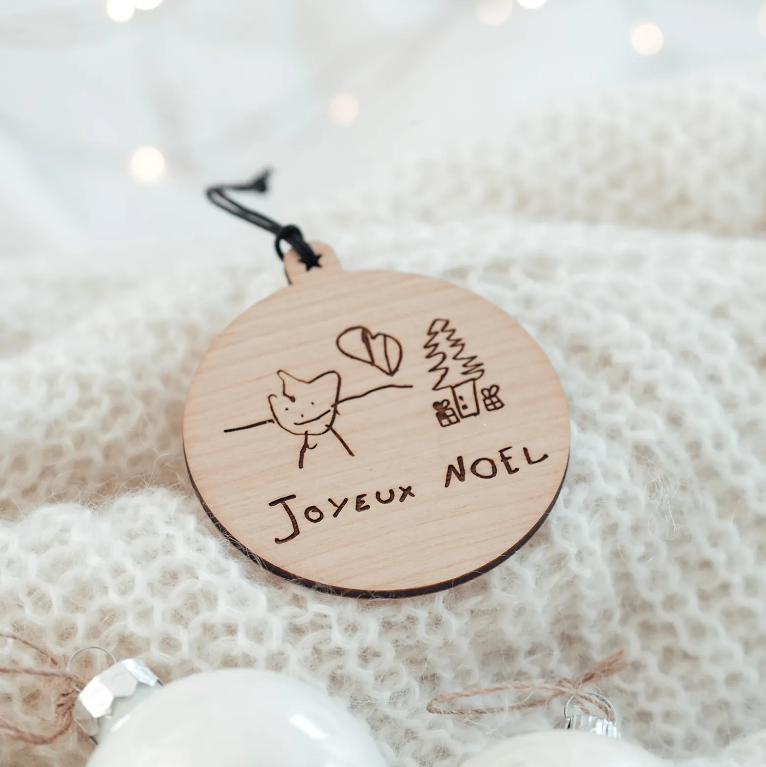 Boule de Noël personnalisée gravée bois ronde
