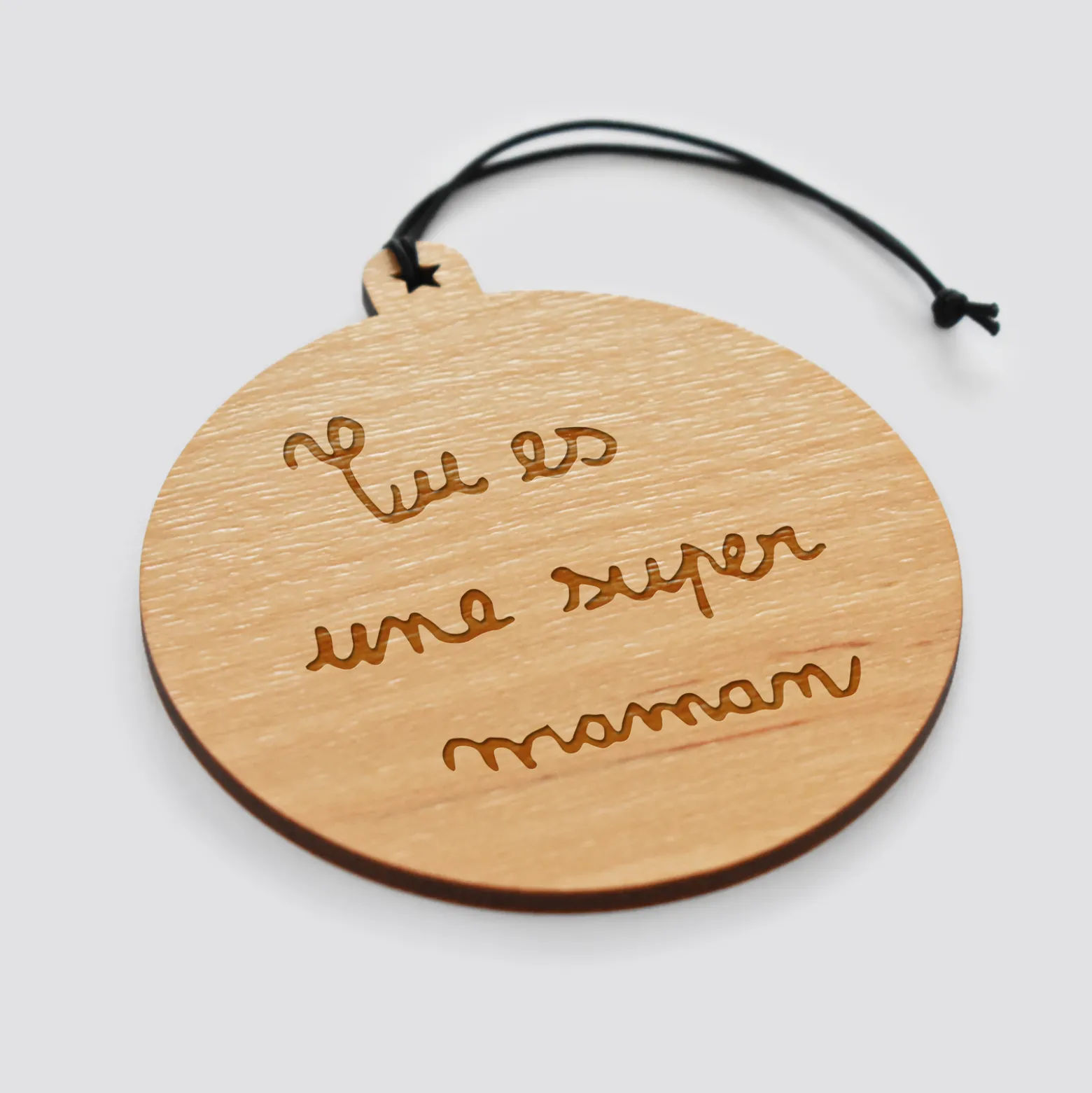 Boule de Noël personnalisée gravée bois ronde