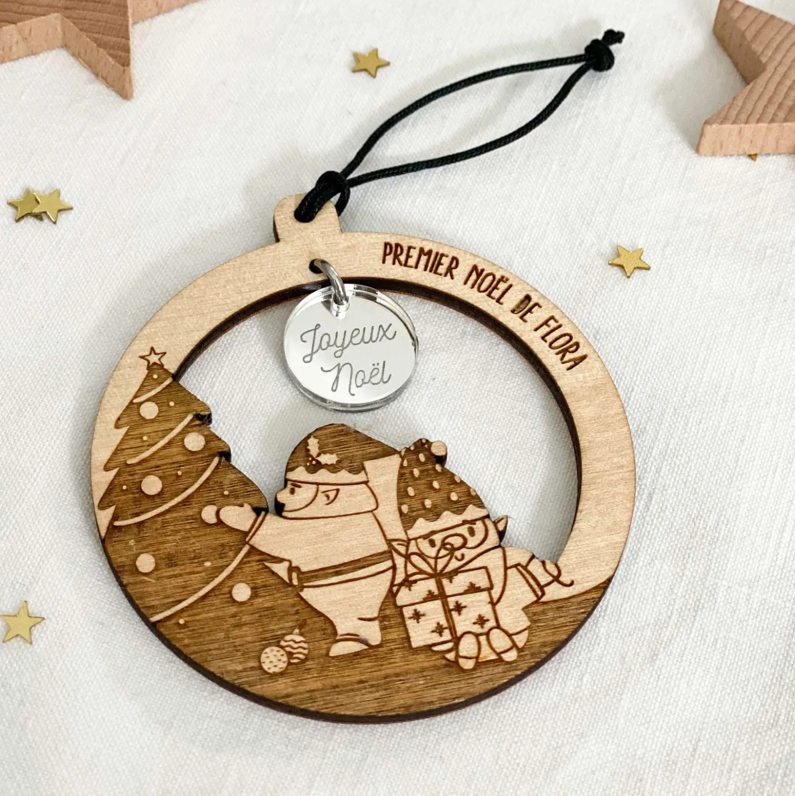 Boule de Noël personnalisée bois gravé - édition spéciale "Petits lutins"