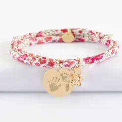 Bracelet 3 tours Liberty personnalisé médaille gravée plaqué or 19 mm et breloque petite fille scintillante 12 mm