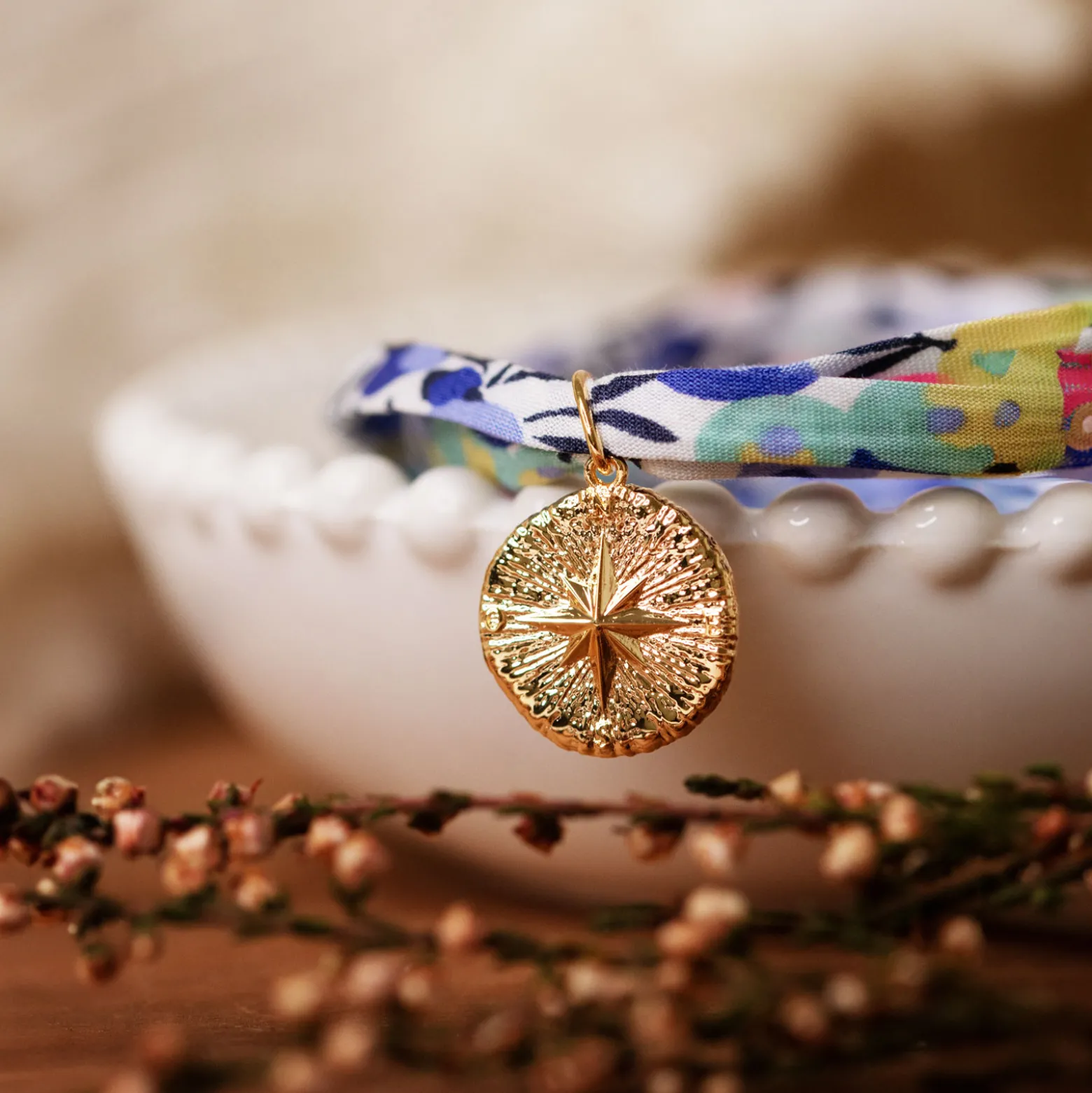 Bracelet 3 tours Liberty personnalisé médaille gravée plaqué or rose des vents texturée 14 mm