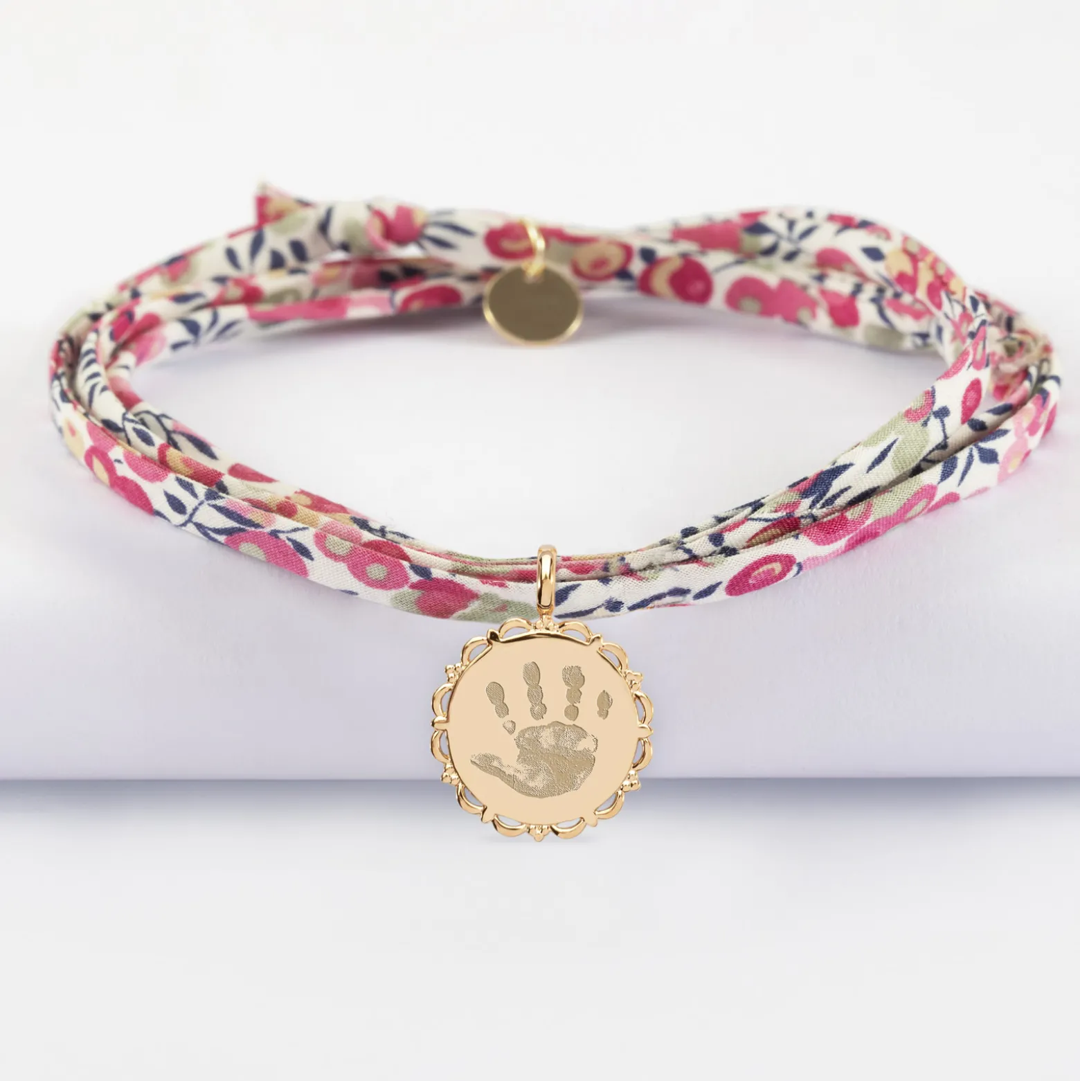Bracelet 3 tours Liberty personnalisé médaille vintage dentelée gravée plaqué or 17 mm