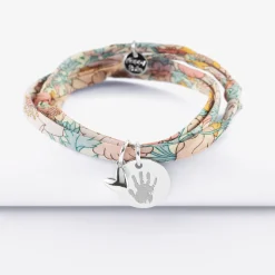 Bracelet 3 tours Liberty personnalisé médaille gravée argent 15 mm et breloque petit coeur bombé 7 mm - HappyBulle x Atelier Wagram