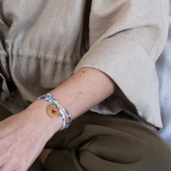 Bracelet 3 tours Liberty personnalisé médaille gravée plaqué or coeur émail rouge 19 mm - HappyBulle x Atelier Wagram