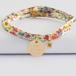 Bracelet 3 tours Liberty personnalisé médaille gravée plaqué or 15 mm et breloque fleur zircon plaqué or 8 mm