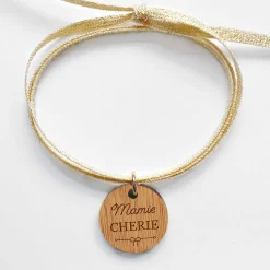 Bracelet 3 tours médaille gravée bois dormeuse ronde 20 mm "Mamie chérie"