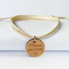 Bracelet 3 tours médaille gravée bois dormeuse ronde 20 mm "Mamie on t'aime"