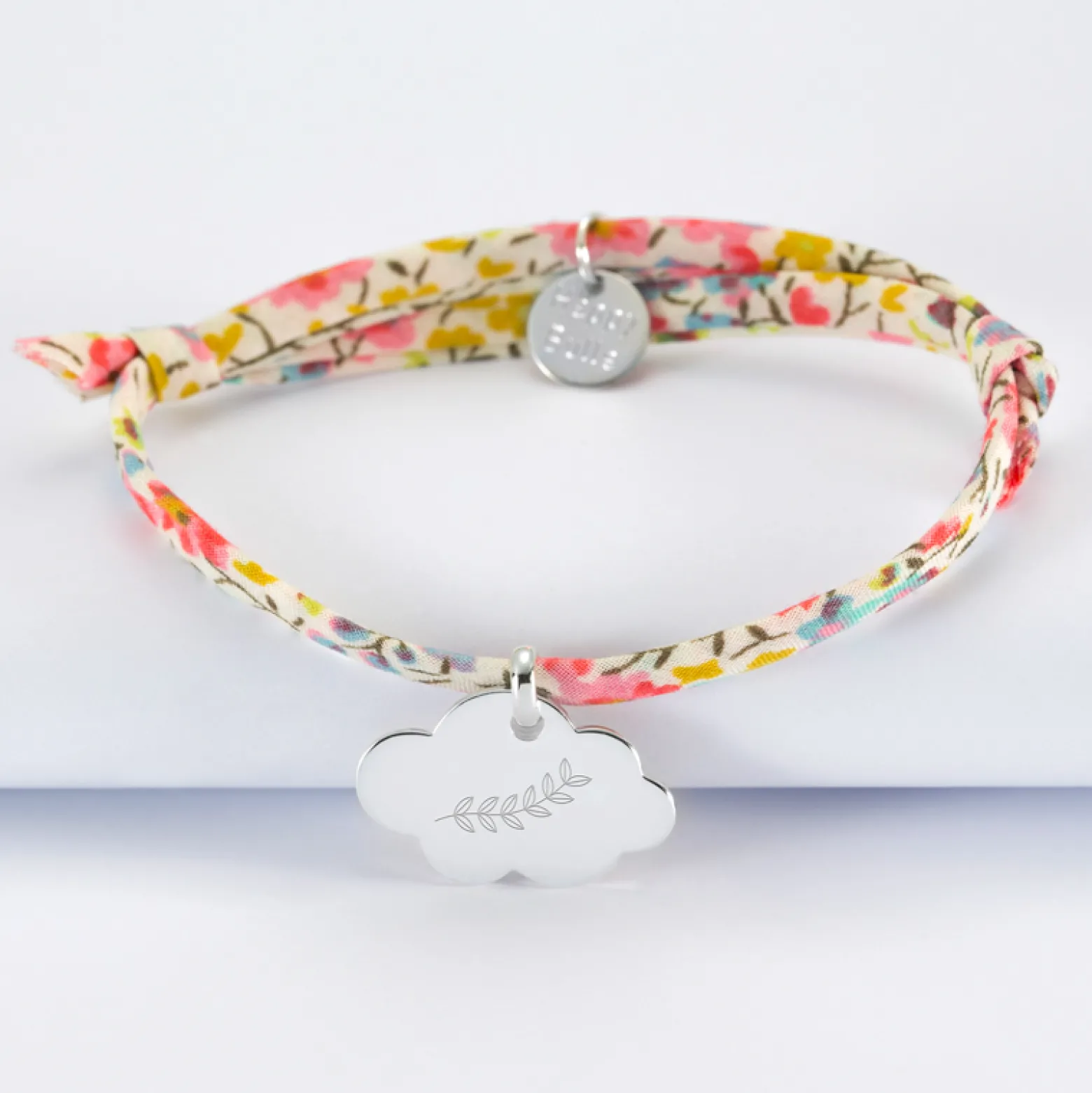 Bracelet baptême enfant Liberty personnalisé médaille gravée argent nuage 20x14 mm