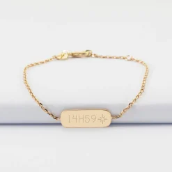 Bracelet chaine enfant personnalisé médaille gravée plaqué or plaque 20x8 mm - HappyBulle x Capucine