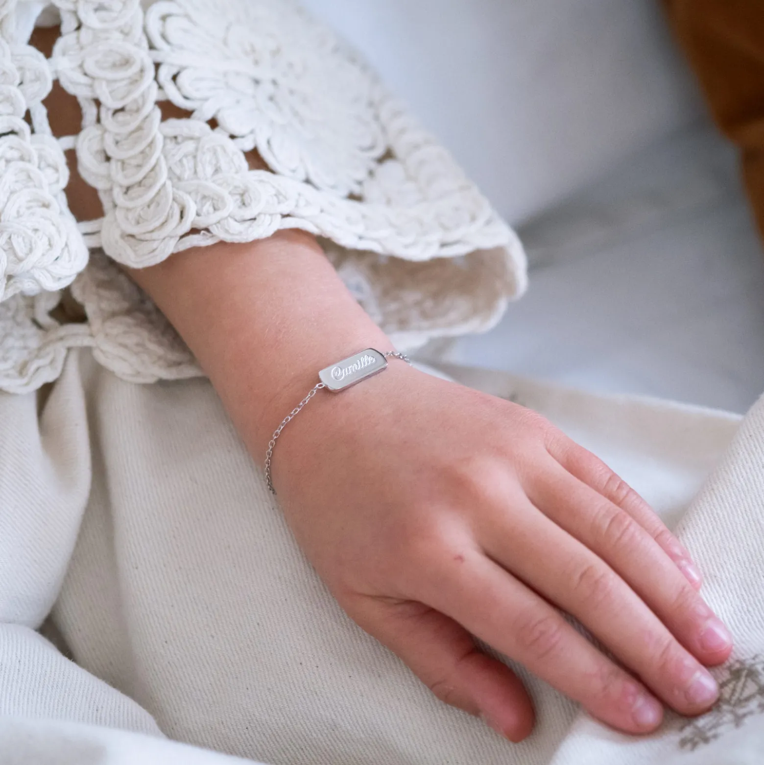 Bracelet chaine enfant personnalisé médaille gravée argent plaque 20x8 mm