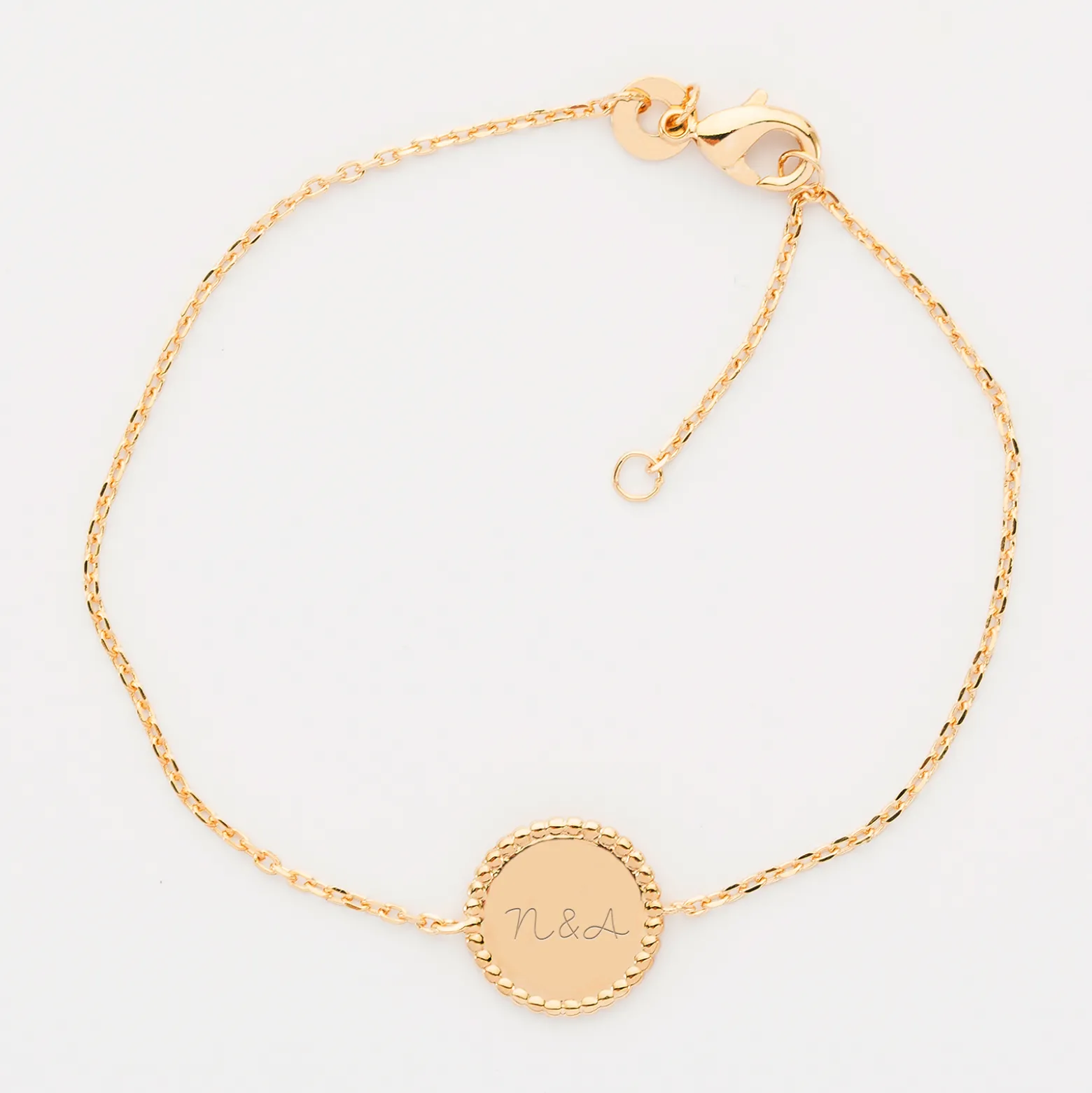 Bracelet chaîne bohème personnalisé médaille gravée plaqué or initiale 11 mm