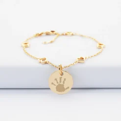 Bracelet chaîne coeurs ajourés personnalisé médaille gravée plaqué or 15 mm