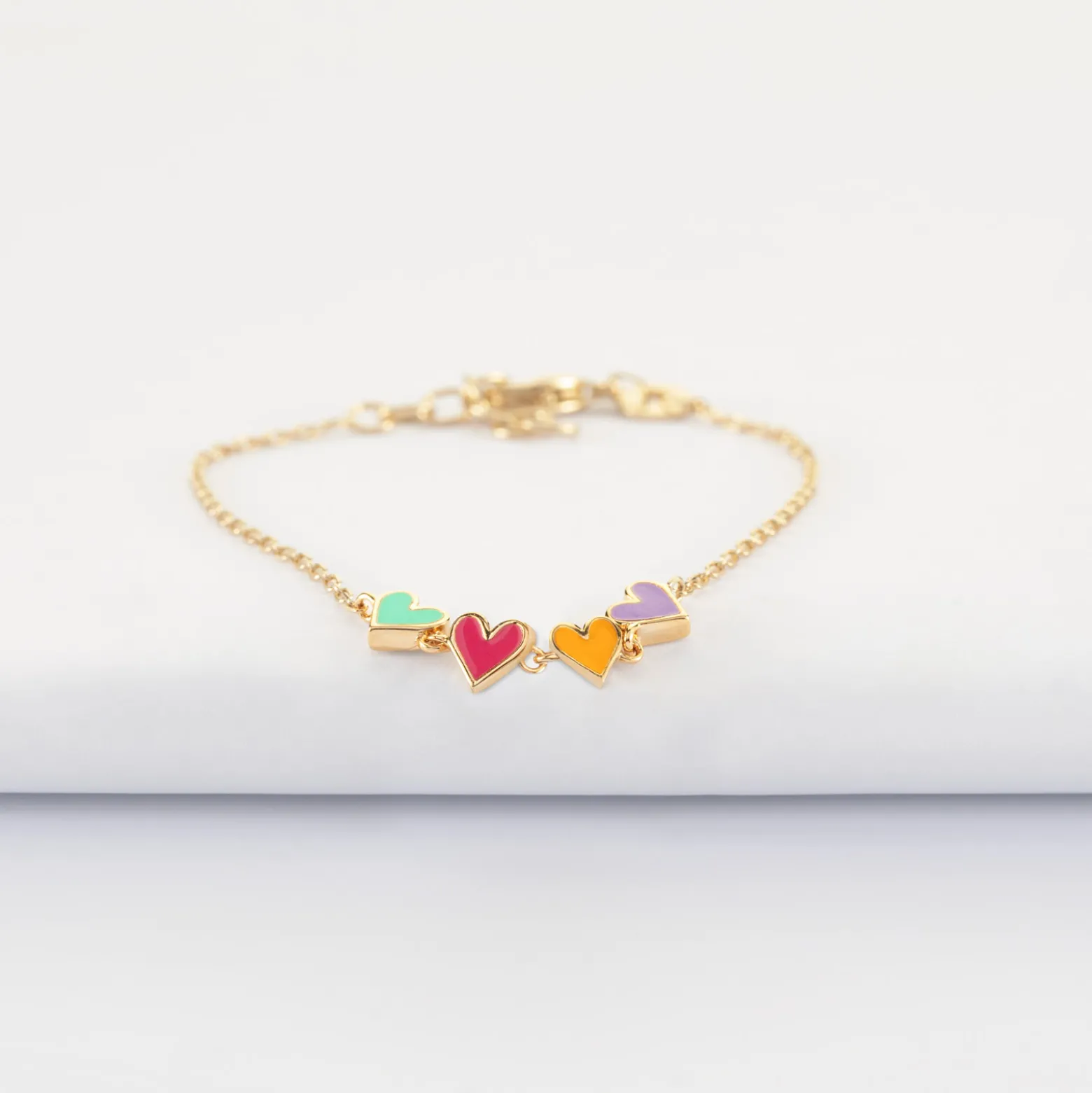 Bracelet chaîne enfant cœur email multicolore plaqué or