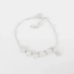 Bracelet chaîne pastilles estampillées "Amour" argent et breloque lettre initiale 5 mm