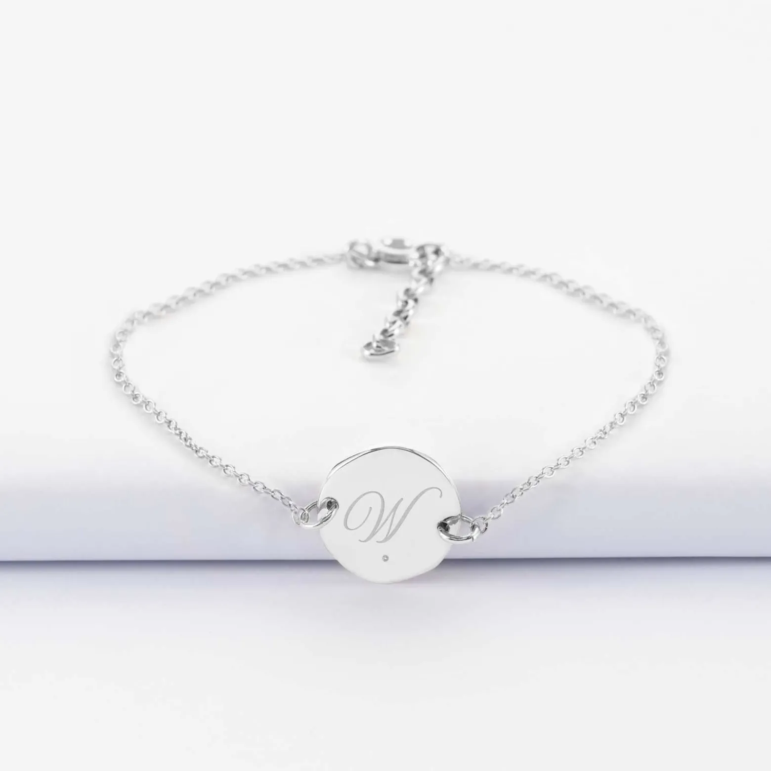 Bracelet chaîne personnalisé médaille scintillante gravée argent initiale 13 mm