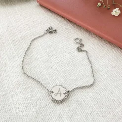 Bracelet chaîne personnalisé médaille contour scintillant gravée argent initiale 11 mm