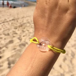 Bracelet d'identification enfant médaille gravée acrylique 2 trous 17 mm