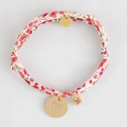Bracelet enfant Liberty personnalisé médaille gravée plaqué or 15 mm et breloque fleur zircon plaqué or 8 mm