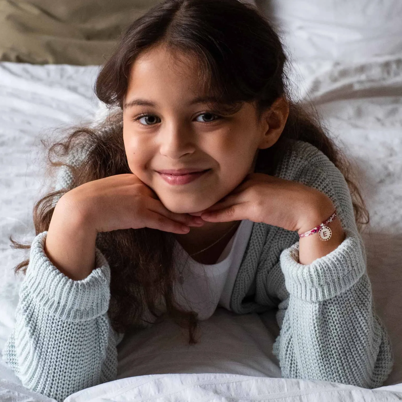 Bracelet enfant Liberty personnalisé médaille lettre initiale dentelle argent 14 mm