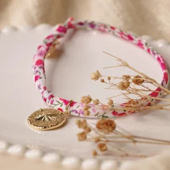 Bracelet enfant Liberty personnalisé médaille gravée plaqué or rose des vents texturée 14 mm
