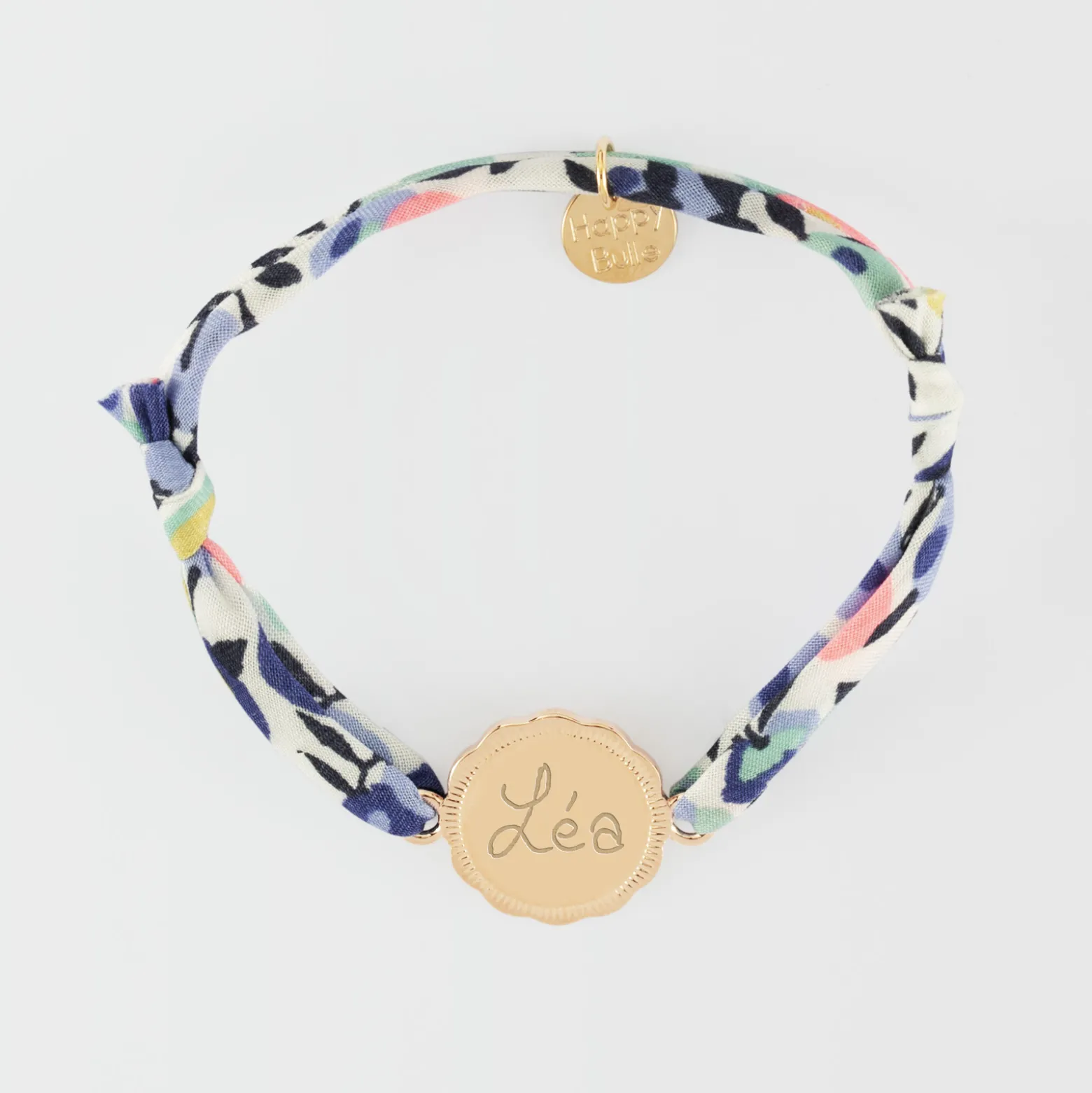 Bracelet enfant Liberty personnalisé médaille contour fleur gravée plaqué or 2 trous 15 mm