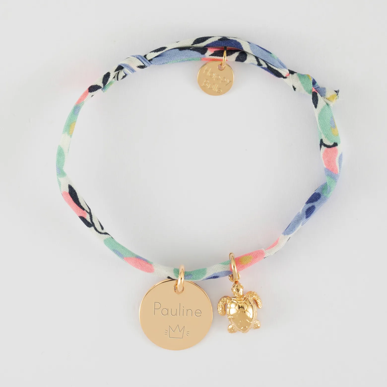 Bracelet enfant Liberty personnalisé médaille gravée plaqué or 15 mm et breloque tortue 10 mm