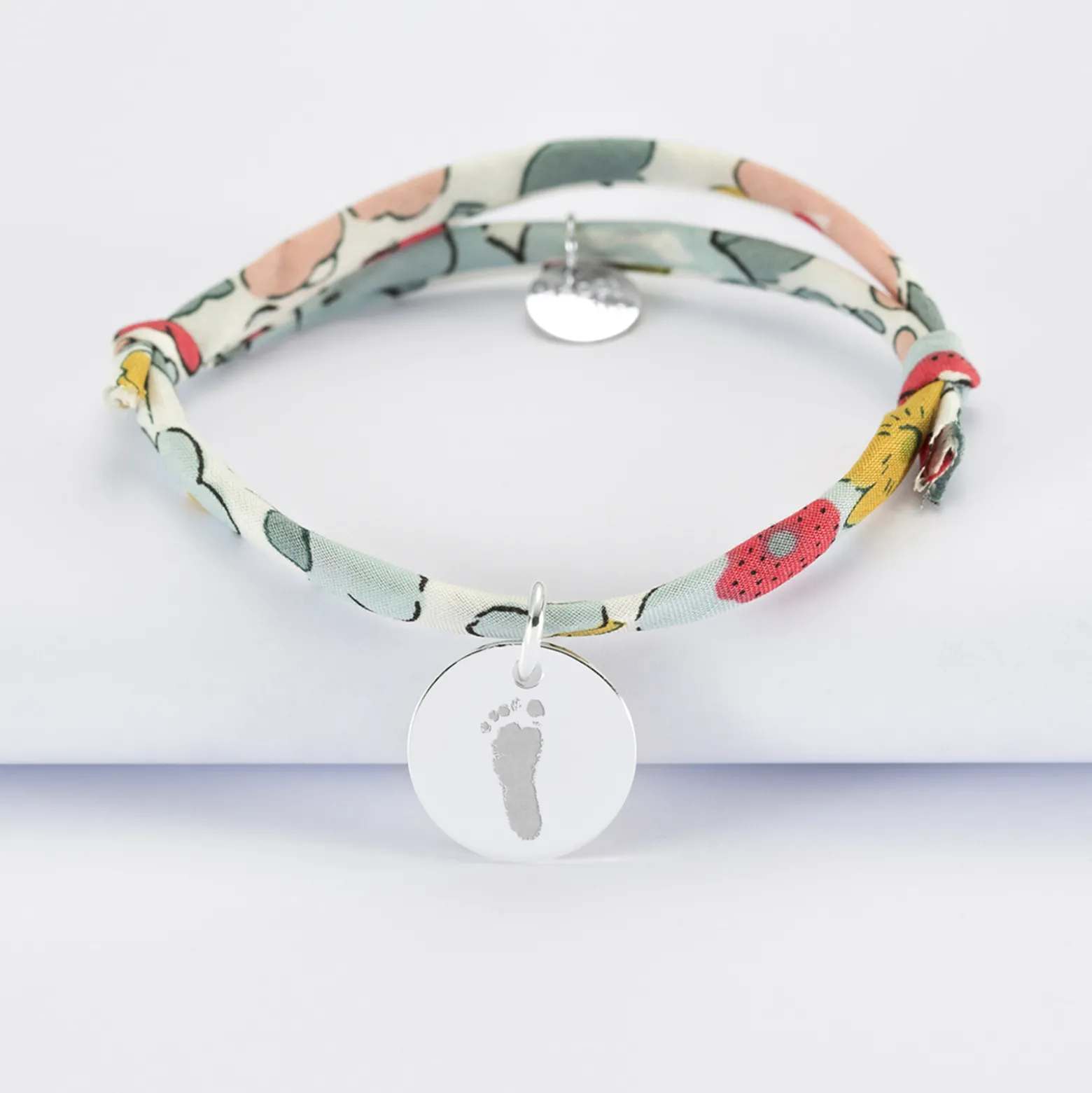 Bracelet enfant Liberty personnalisé médaille gravée argent 15 mm