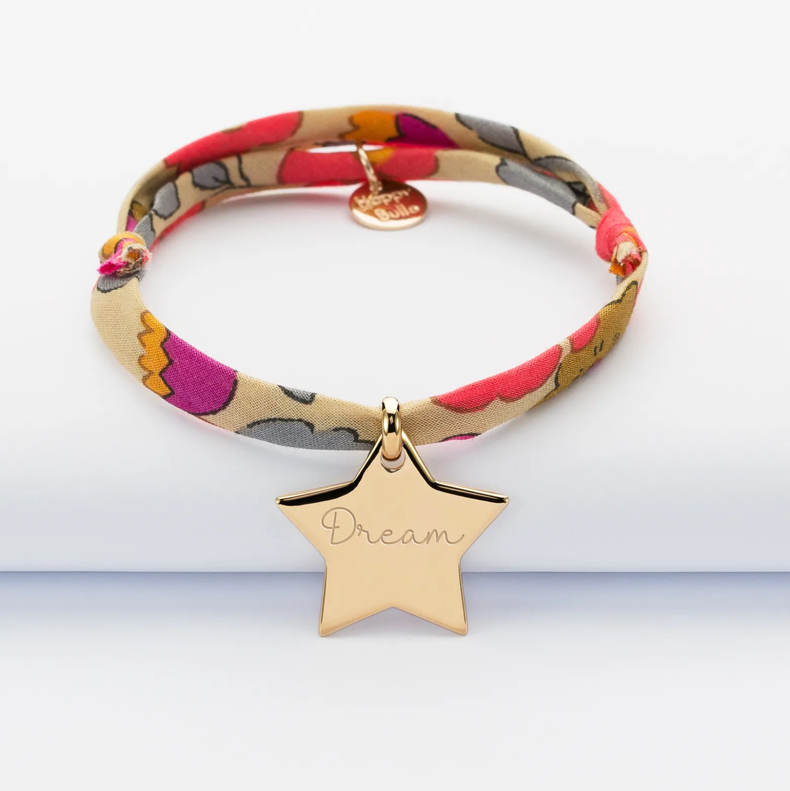 Bracelet enfant Liberty personnalisé prénom médaille gravée plaqué or étoile 20x20 mm