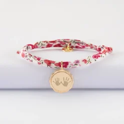 Bracelet enfant Liberty personnalisé médaille contour fleur gravée plaqué or 15 mm