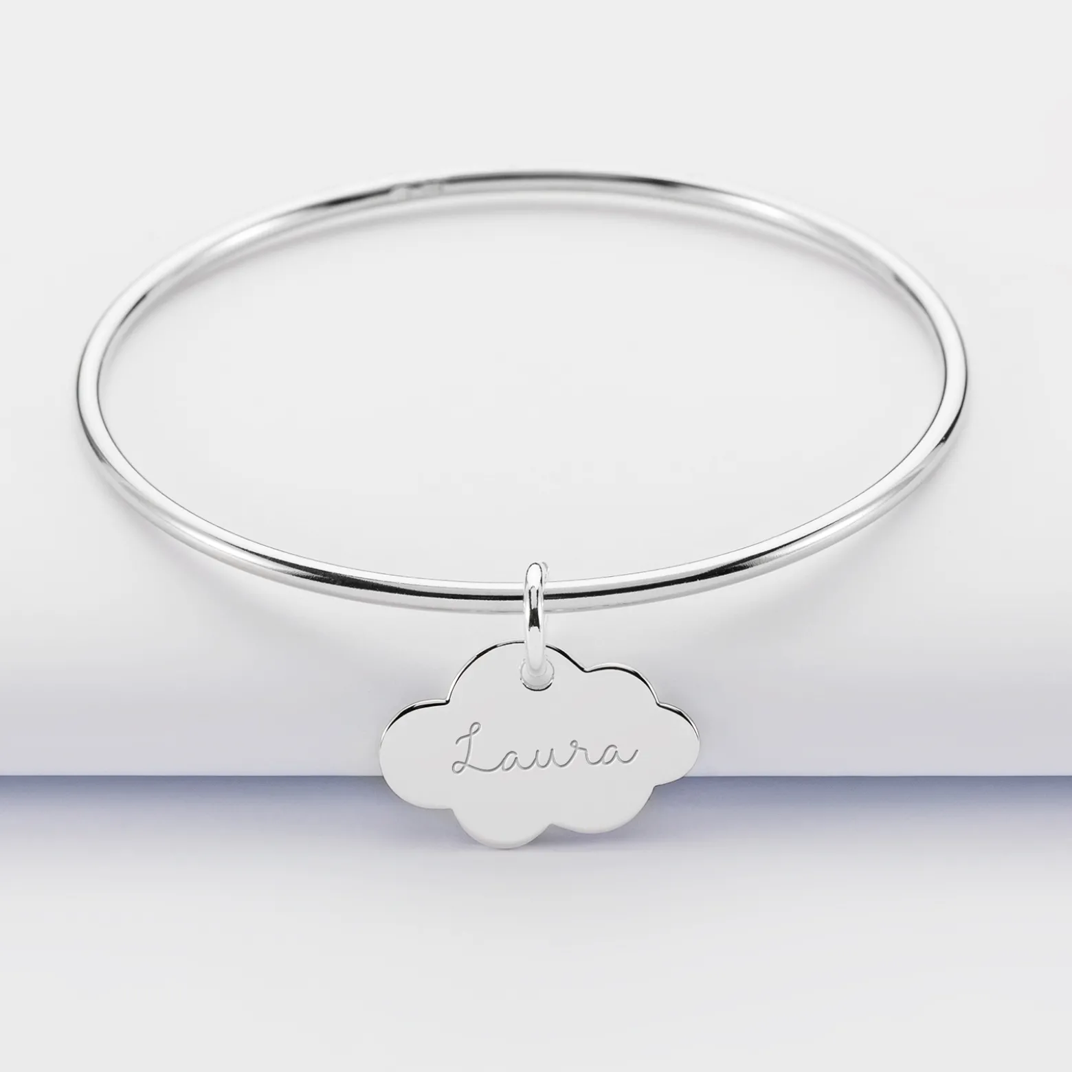 Bracelet enfant personnalisé jonc argent médaille gravée nuage 20x14 mm