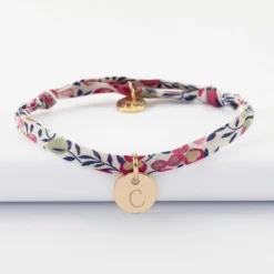 Bracelet enfant personnalisé Liberty médaille martelée gravée plaqué or 10 mm