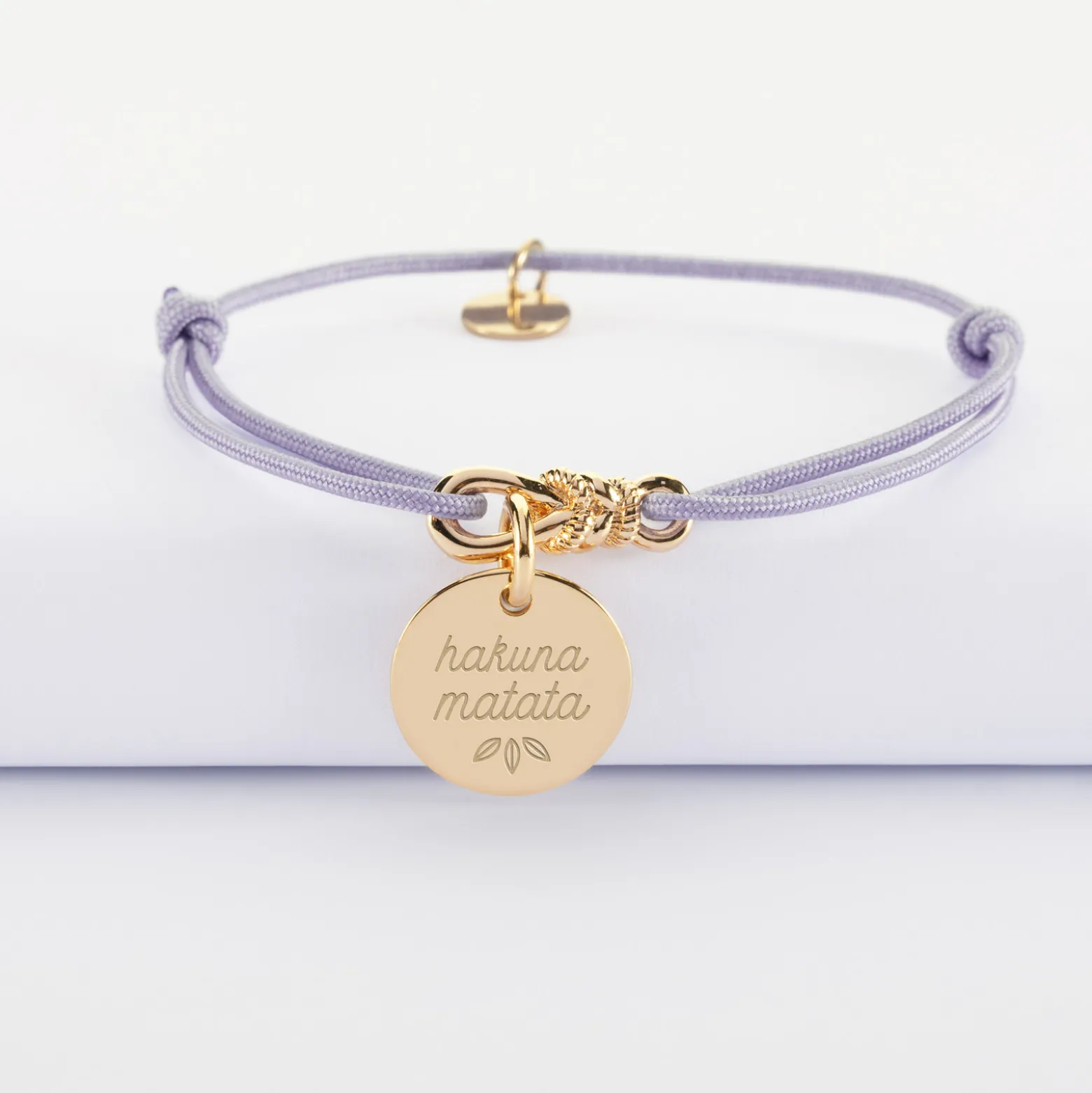 Bracelet enfant personnalisé cordon "Le lien" et médaille gravée plaqué or 15 mm - HappyBulle x Lilylovesfashion