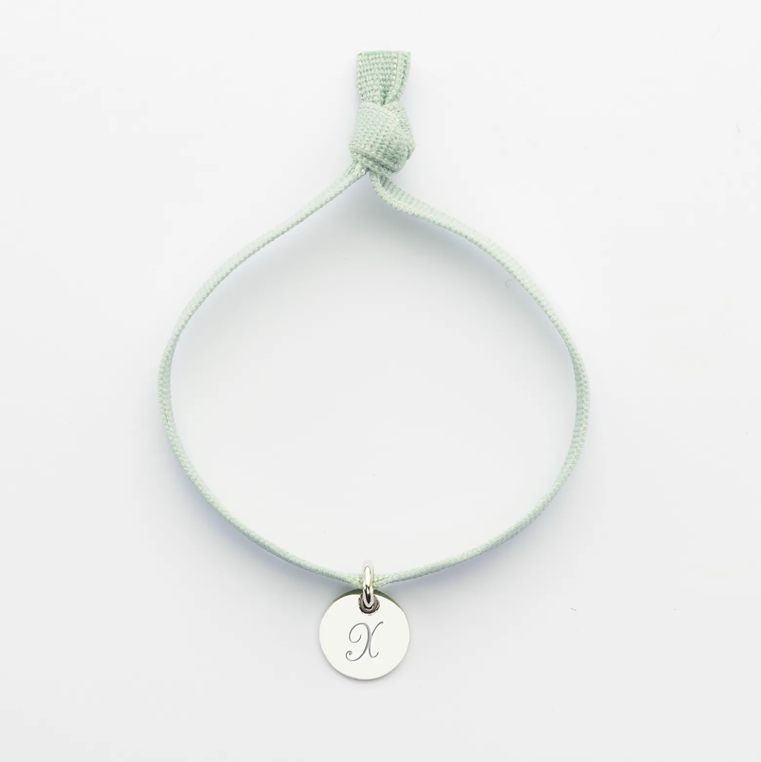 Bracelet enfant personnalisé cordon élastique médaille gravée argent initiale 10 mm