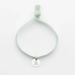Bracelet enfant personnalisé cordon élastique médaille gravée argent initiale 10 mm
