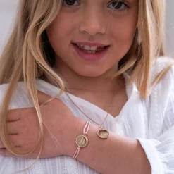 Bracelet enfant personnalisé médaille contour fleur gravée plaqué or 2 trous 15 mm