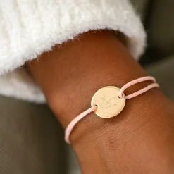 Bracelet enfant personnalisé illustration médaille gravée plaqué or 2 trous 15 mm - HappyBulle x Marie Savart