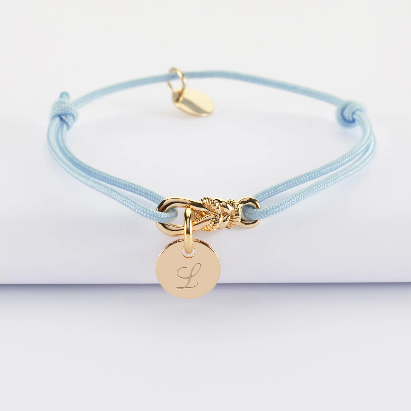 Bracelet enfant personnalisé cordon "Le lien" et médaille gravée plaqué or 10 mm - HappyBulle x Lilylovesfashion