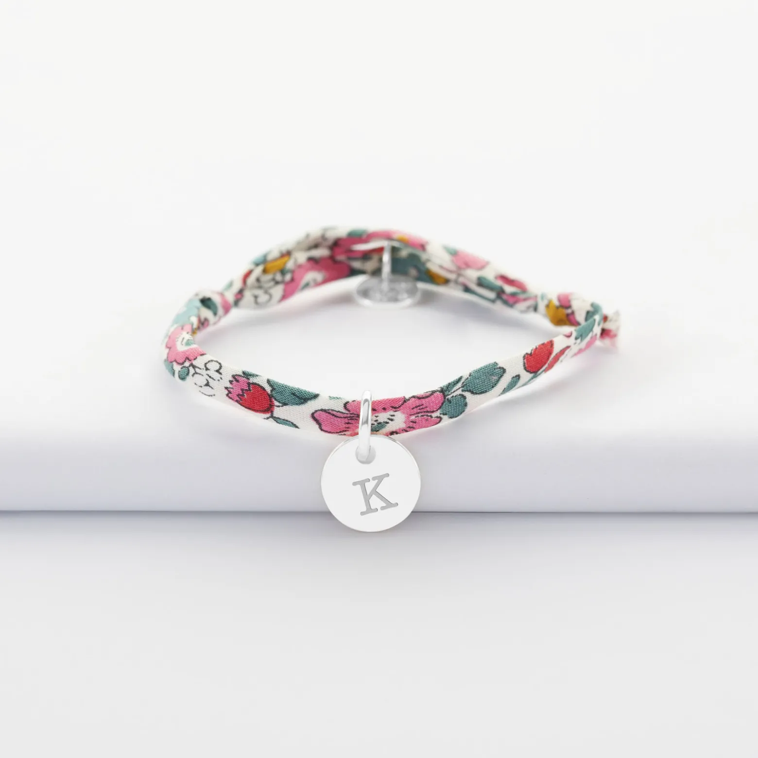 Bracelet enfant personnalisé Liberty médaille gravée initiale argent 10mm