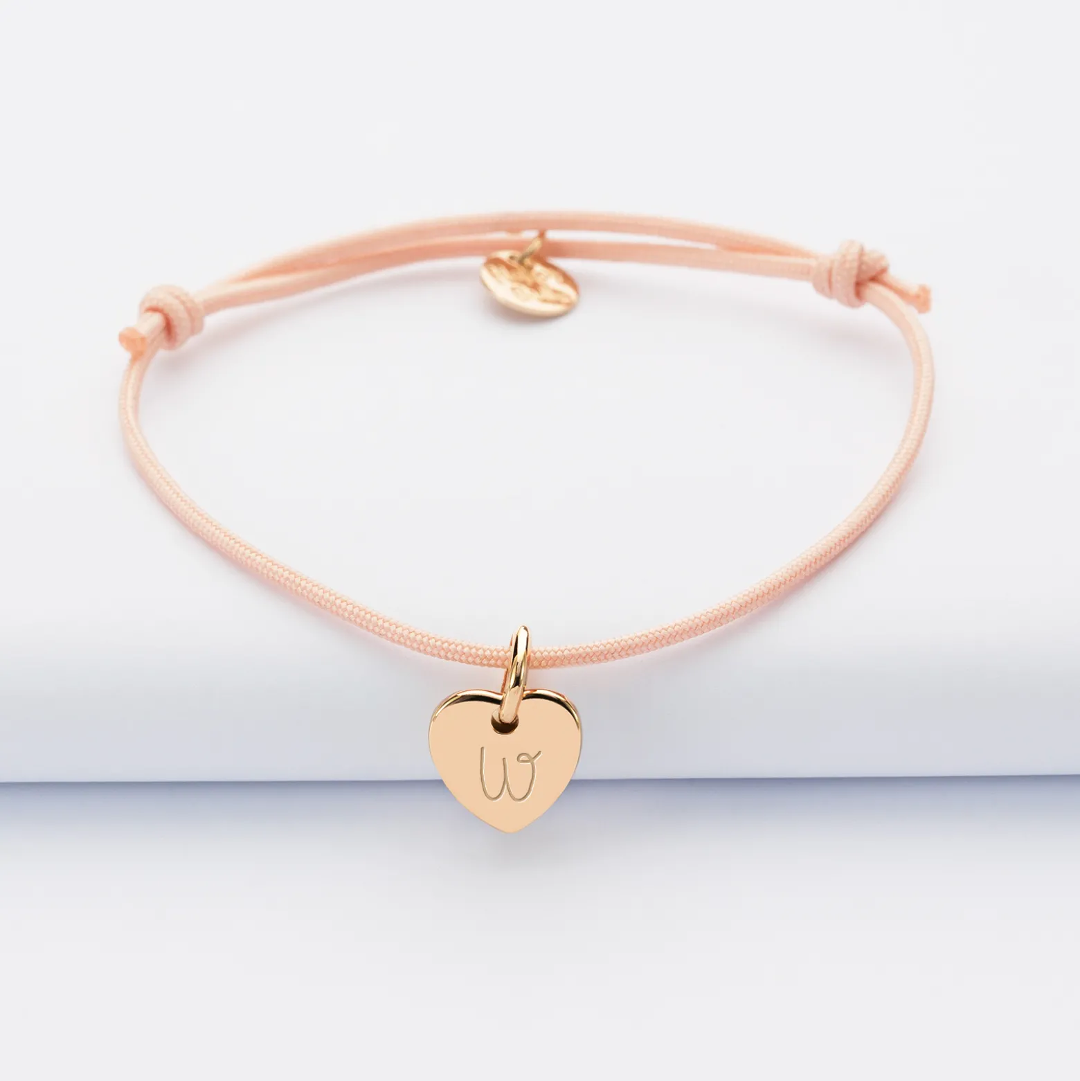 Bracelet enfant personnalisé médaille initiale coeur gravée plaqué or 10 mm