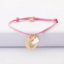 Bracelet enfant personnalisé médaille gravée plaqué or 15 mm et breloque coeur email 10 mm